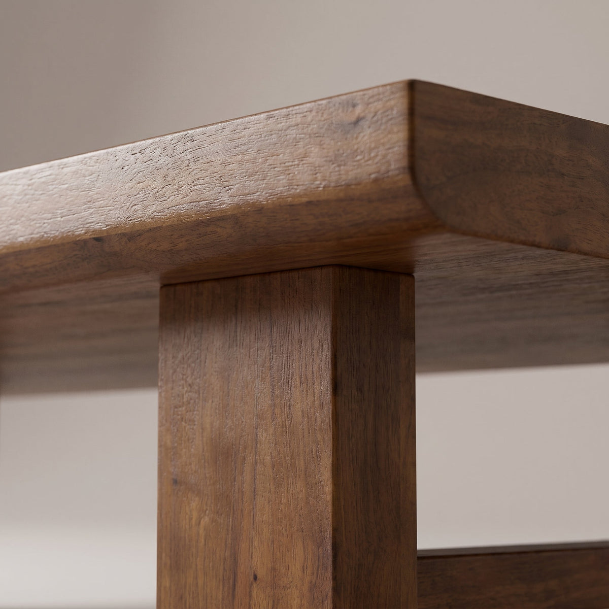 Table basse ronde ou rectangulaire : laquelle choisir ?