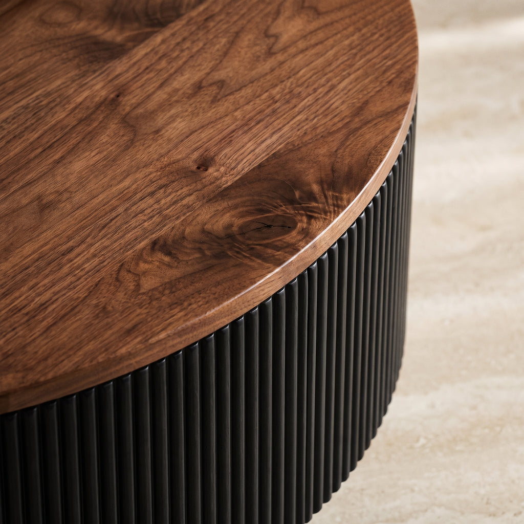 Table basse ronde en bois noir avec rangement – plateau noyer foncé